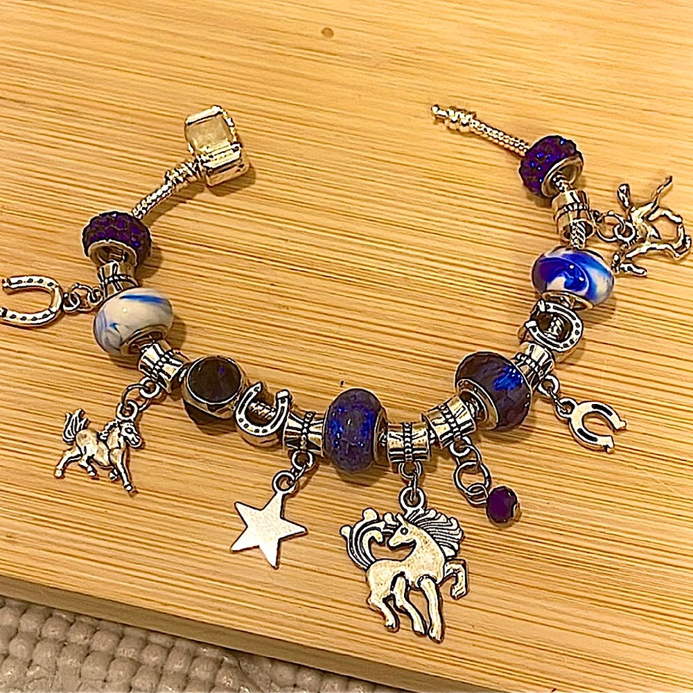 Horse Lovers Royal Blue Charm Bracelet 💙 Perfect Gift 🔮 SEE PHOTOS 🔮